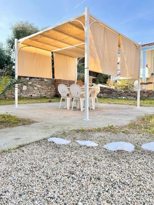 Casetta Bianca Con Giardino Posada  Exterior foto